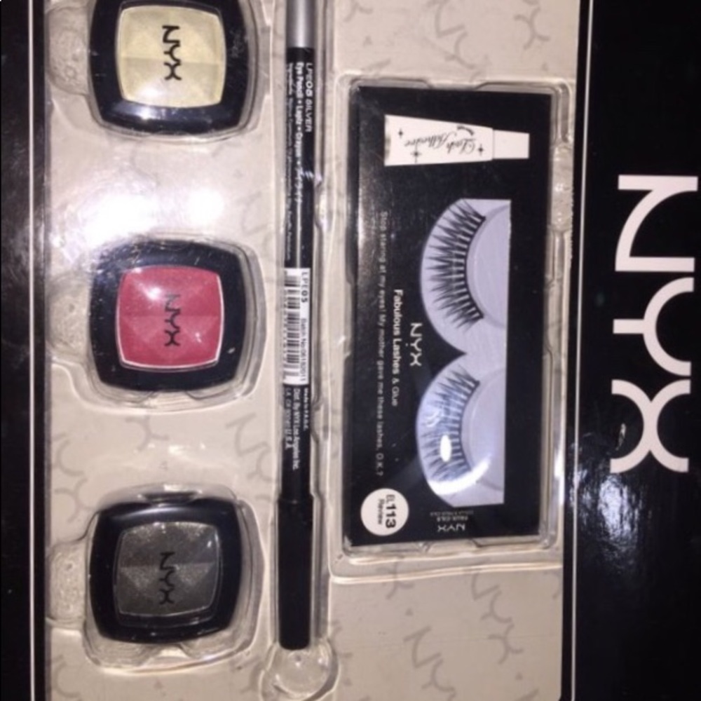 NYX MAKEUP BOX